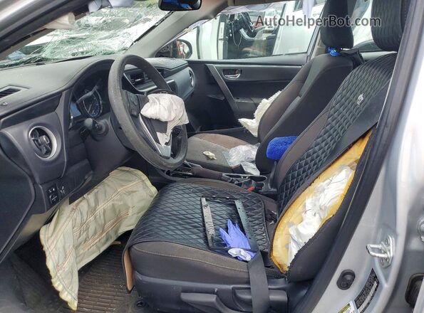 2T1BURHE0JC020905 2018 TOYOTA LL Silver Widok wnętrza z przodu