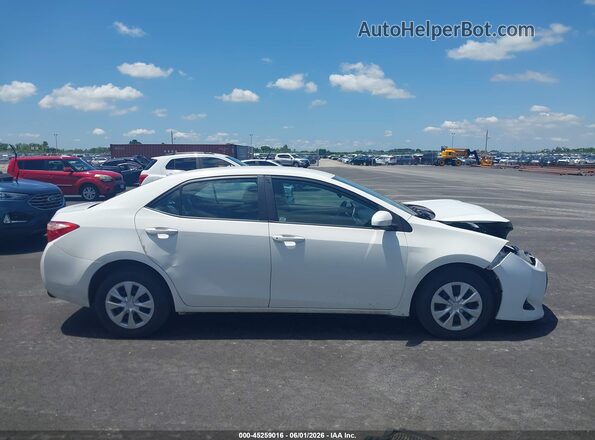 2T1BURHE1HC924269 2017 TOYOTA COROLLA Белый Вид задней части салона