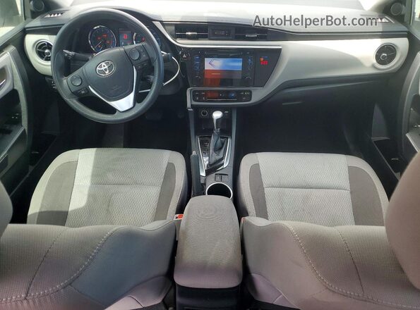 2T1BURHE1JC063424 2018 TOYOTA COROLLA White Вид панелі приладів