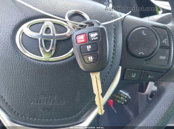 2T1BURHE1JC067750 2018 TOYOTA LL Серебряный Вид панели приборов