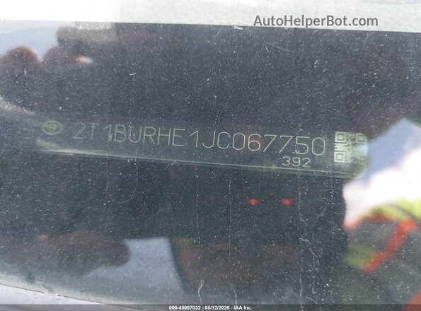 2T1BURHE1JC067750 2018 TOYOTA LL Серебряный 