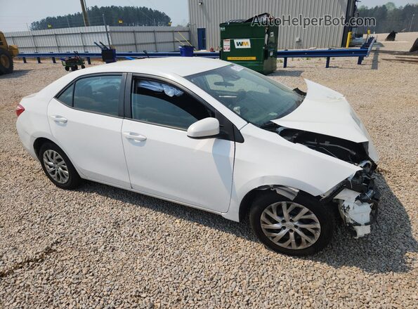 2T1BURHE1JC082765 2018 TOYOTA COROLLA Белый Передняя правая четверть