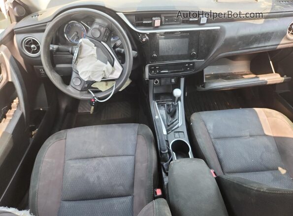 2T1BURHE1JC082765 2018 TOYOTA COROLLA Белый Вид панели приборов