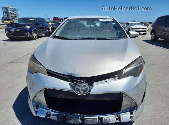 2T1BURHE1JC976653 2018 TOYOTA COROLLA Silver Front view