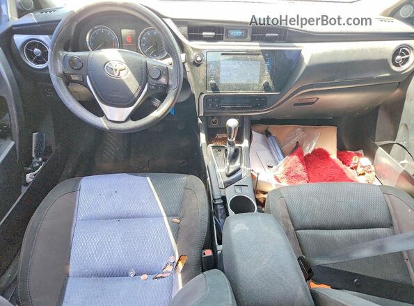 2T1BURHE1JC976653 2018 TOYOTA COROLLA Silver Dashboard view