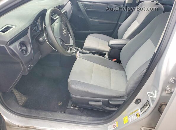 2T1BURHE2HC796561 2017 TOYOTA LL Silver Вид салону спереду