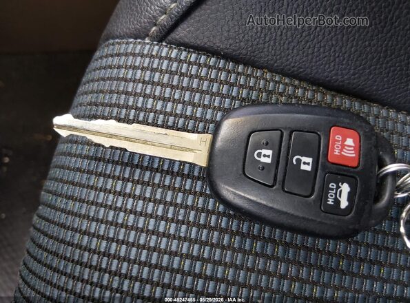 2T1BURHE7GC492401 2016 TOYOTA COROLLA Silver Widok deski rozdzielczej