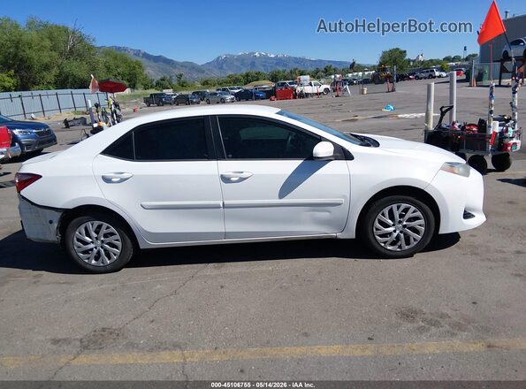 2T1BURHE7HC833006 2017 TOYOTA COROLLA Белый Вид щитка приборов