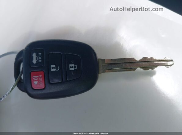 2T1BURHE8HC755951 2017 TOYOTA LL Black Vista del salpicadero