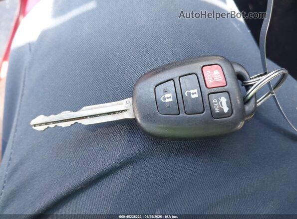 2T1BURHE8HC761197 2017 TOYOTA COROLLA Red 