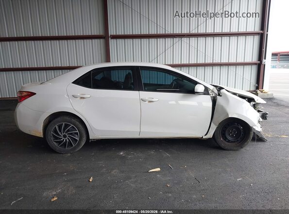 2T1BURHE8HC958094 2017 TOYOTA LL White Widok wnętrza z tyłu
