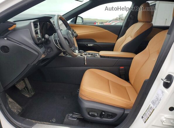2T2BAMCA3RC072102 2024 LEXUS RX White Front interior view