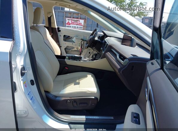 2T2BGMCA1JC020437 2018 LEXUS RX 450H Белый Вид салона спереди