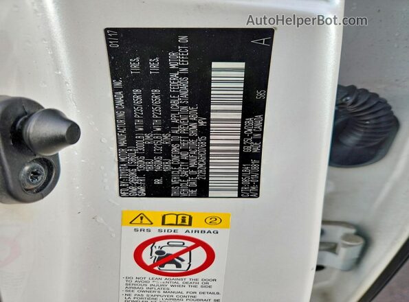 2T2BZMCA6HC076815 2017 LEXUS RX White 