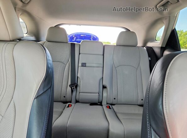 2T2BZMCA7KC188143 2019 LEXUS RX Silver Widok tylnych siedzeń