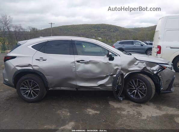 2T2GDCEZ3SC005631 2025 LEXUS NX 250 Tan Widok wnętrza z tyłu
