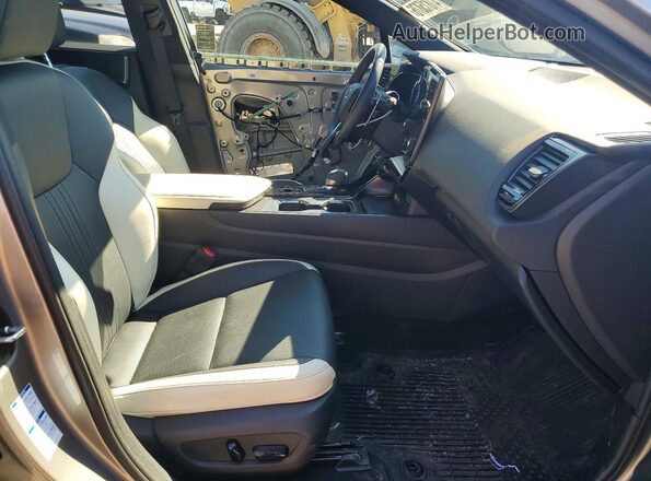 2T2GGCEZ4NC013796 2022 LEXUS NX Silver Front interior view