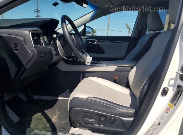 2T2ZZMCA2HC083663 2017 LEXUS RX White Вид салону спереду