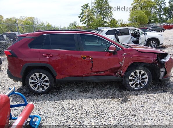 2T3A1RFV4KC043944 2019 TOYOTA RAV4 Red Rear interior view