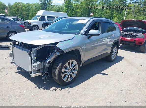 2T3A1RFV5SC513043 2025 TOYOTA RAV4 Silver Vista tres cuartos delantera izquierda