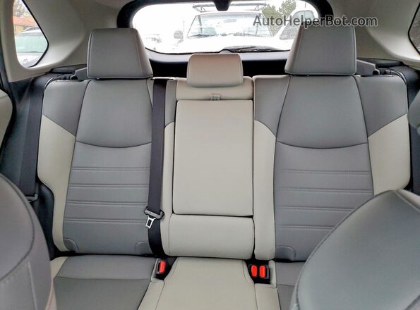 2T3A1RFV6MC250564 2021 TOYOTA RAV4 Gray Widok tylnych siedzeń