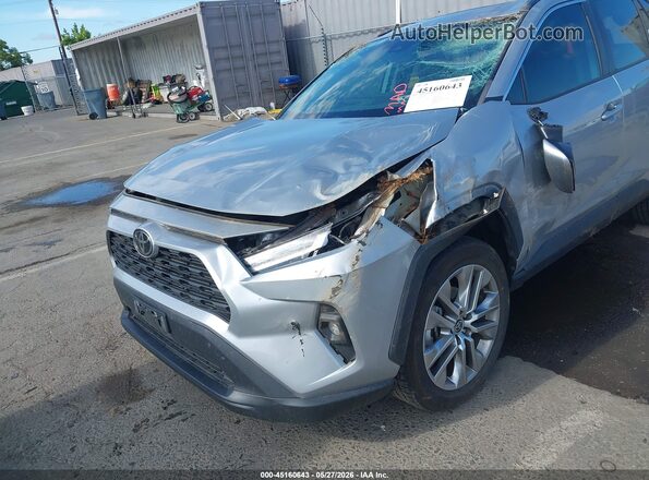 2T3A1RFV6NW270703 2022 TOYOTA RAV4 Silver Вид спереду