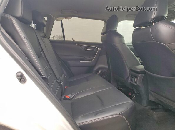 2T3A1RFV9MW206749 2021 TOYOTA RAV4 White Vista interior trasera