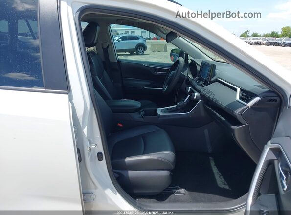 2T3B6RFVXNW037669 2022 TOYOTA RAV4 HYBRID White Front interior view