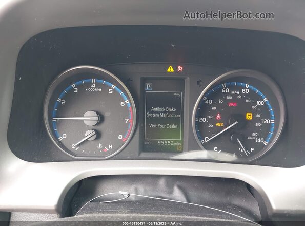 2T3BFREV2HW687571 2017 TOYOTA RAV4 Silver Հետևի նստատեղերի տեսք