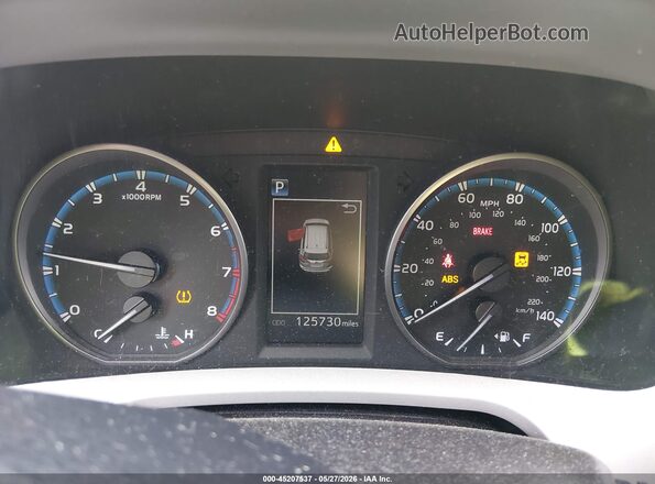 2T3BFREV5HW632483 2017 TOYOTA RAV4 Silver 