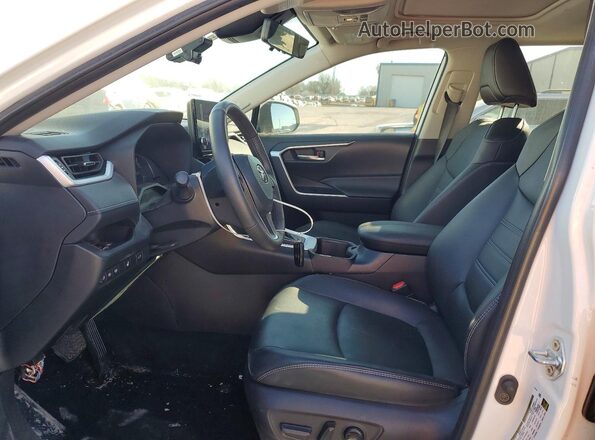 2T3C1RFV4RW329729 2024 TOYOTA RAV Белый Вид салона спереди