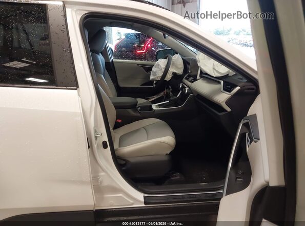 2T3C1RFV8SW443139 2025 TOYOTA LE White Вид салону спереду