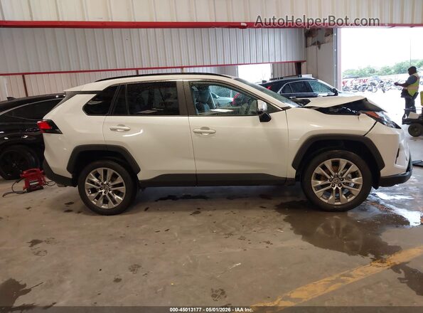 2T3C1RFV8SW443139 2025 TOYOTA LE White Вид задньої частини салону