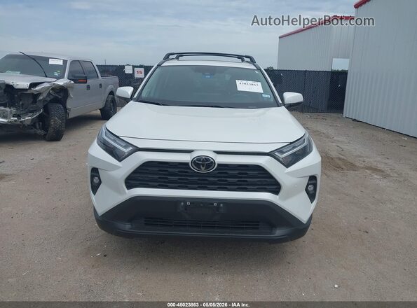 2T3C1RFV9RW310139 2024 TOYOTA LE White Սարքավորումների վահանակի տեսք