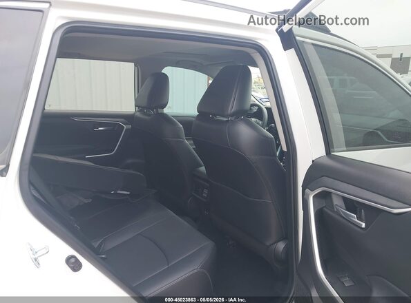 2T3C1RFV9RW310139 2024 TOYOTA LE White VIN կոդի պիտակի տեսք