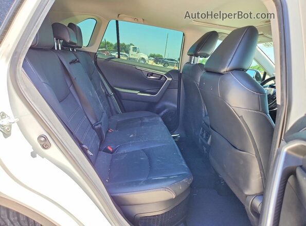 2T3D6RFV8MW025883 2021 TOYOTA RAV4 Белый Вид задней части салона