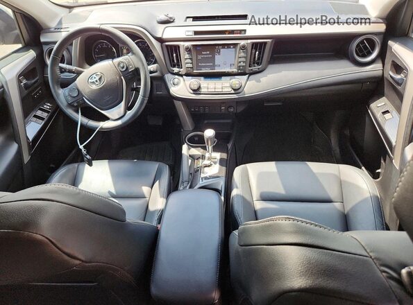 2T3DFREV1HW649533 2017 TOYOTA RAV4 Silver 