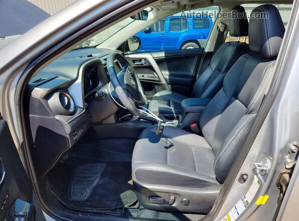 2T3DFREV1HW649533 2017 TOYOTA RAV4 Silver 