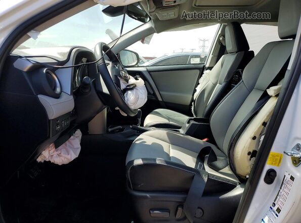 2T3DFREV9HW544013 2017 TOYOTA RAV4 White 