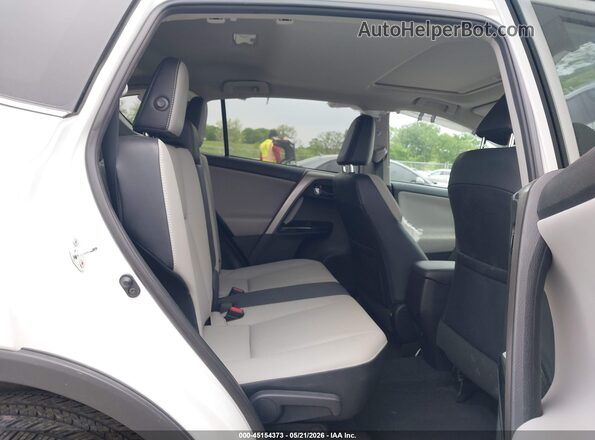 2T3DFREV9HW608681 2017 TOYOTA RAV4 White Vista de la etiqueta del VIN