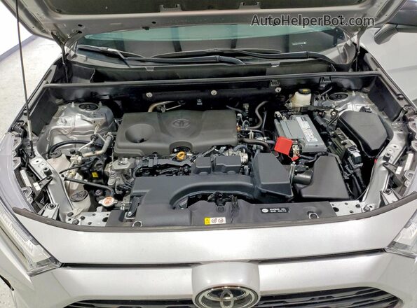 2T3F1RFV1SW518695 2025 TOYOTA RAV4 Silver Vista del compartimento del motor