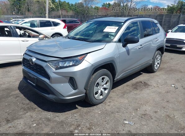 2T3F1RFV4KW044600 2019 TOYOTA LE Silver Vista tres cuartos delantera izquierda