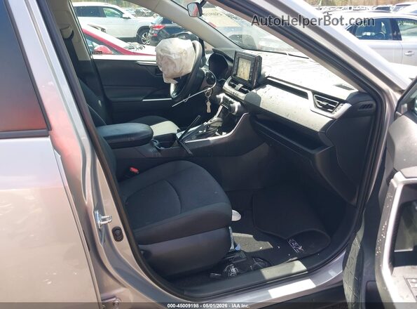 2T3F1RFV4KW044600 2019 TOYOTA LE Silver Vista interior delantera