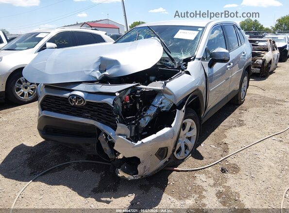 2T3G1RFV4SW531476 2025 TOYOTA LE Silver წინა მარცხენა ხედი სამი მეოთხედიდან