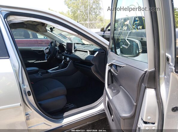 2T3G1RFV4SW531476 2025 TOYOTA LE Silver წინა სალონის ხედი
