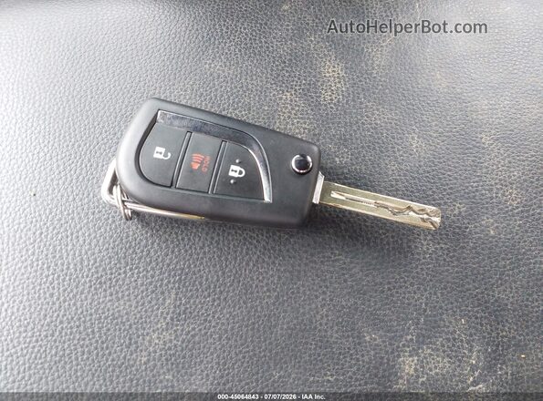 2T3G1RFV8KW015945 2019 TOYOTA LE White Widok deski rozdzielczej