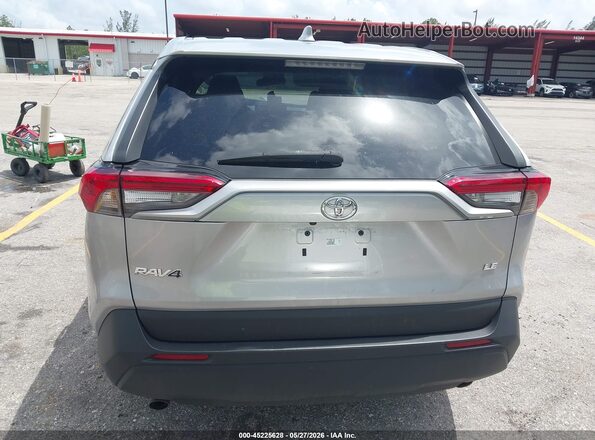 2T3H1RFV3NC185687 2022 TOYOTA RAV4 Silver 