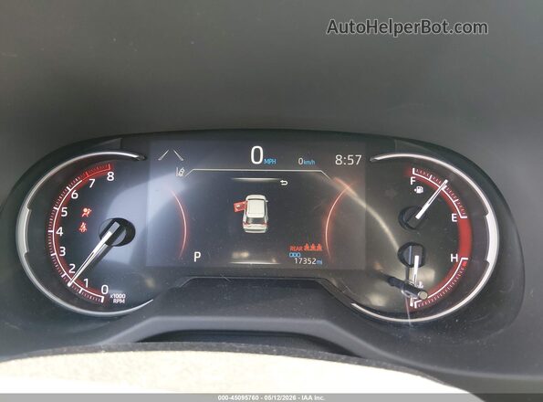 2T3H1RFV5SC315500 2025 TOYOTA LE Silver Widok tylnych siedzeń