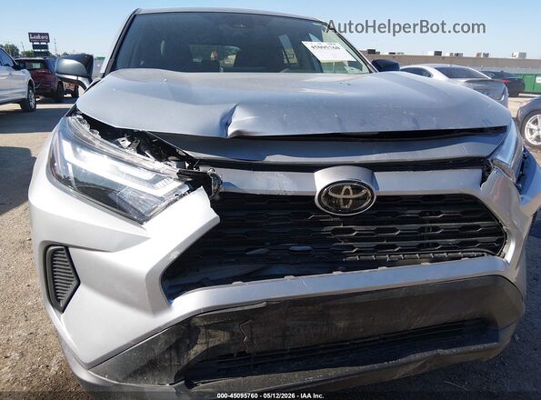 2T3H1RFV5SC315500 2025 TOYOTA LE Silver Widok z przodu