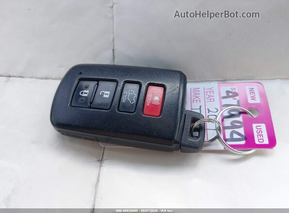 2T3JFREV4HW581148 2017 TOYOTA RAV4 White Dashboard view